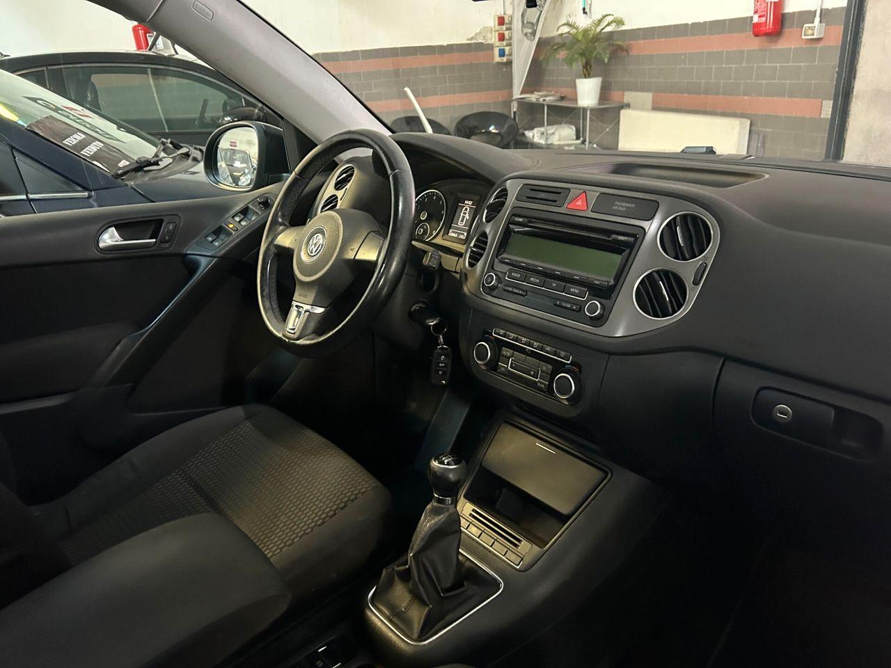 Volkswagen Tiguan 2011 — photo 6