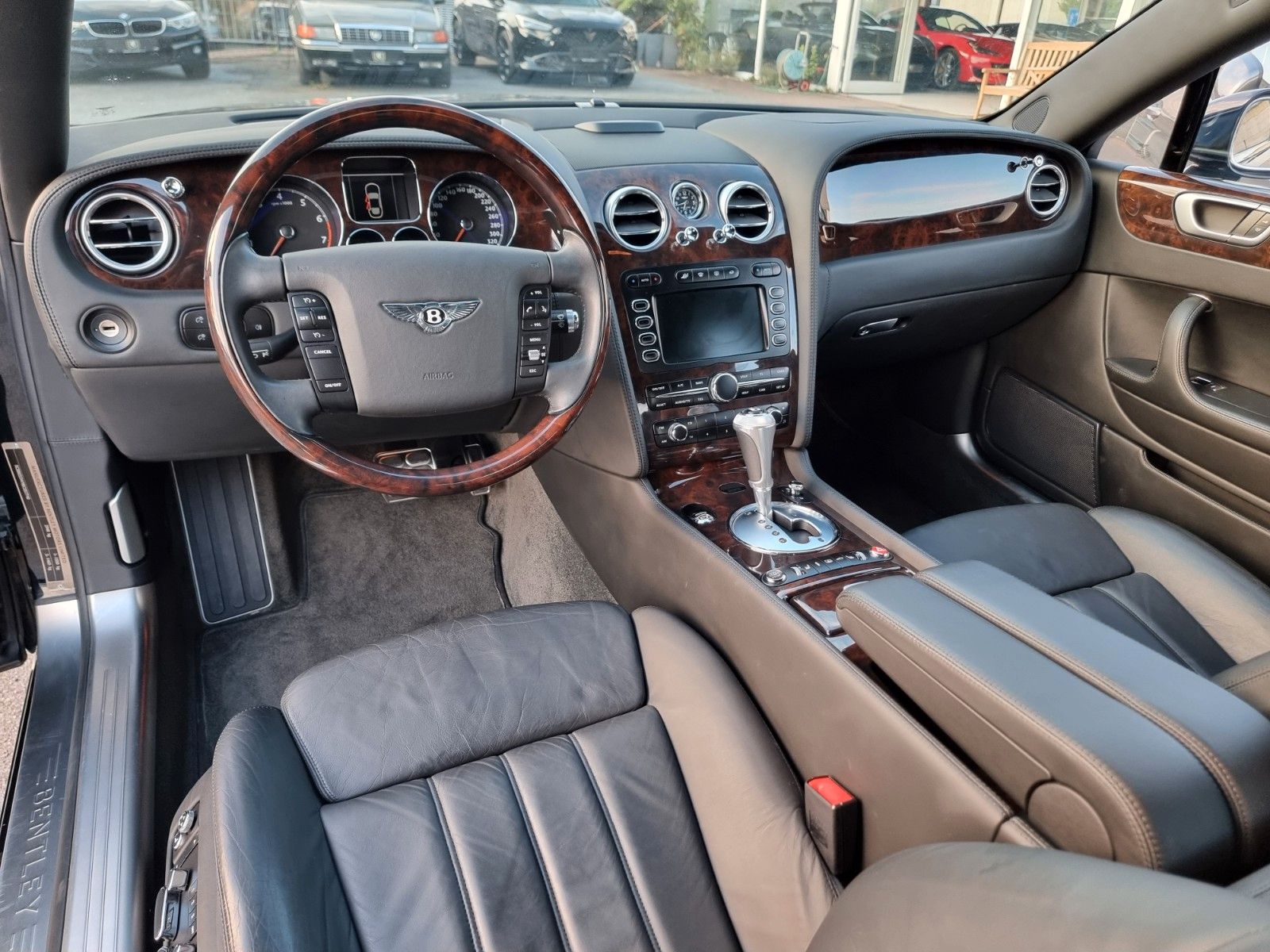 Fahrzeugabbildung Bentley Continental Flying Spur/Ausnahmezustand/Orig. km