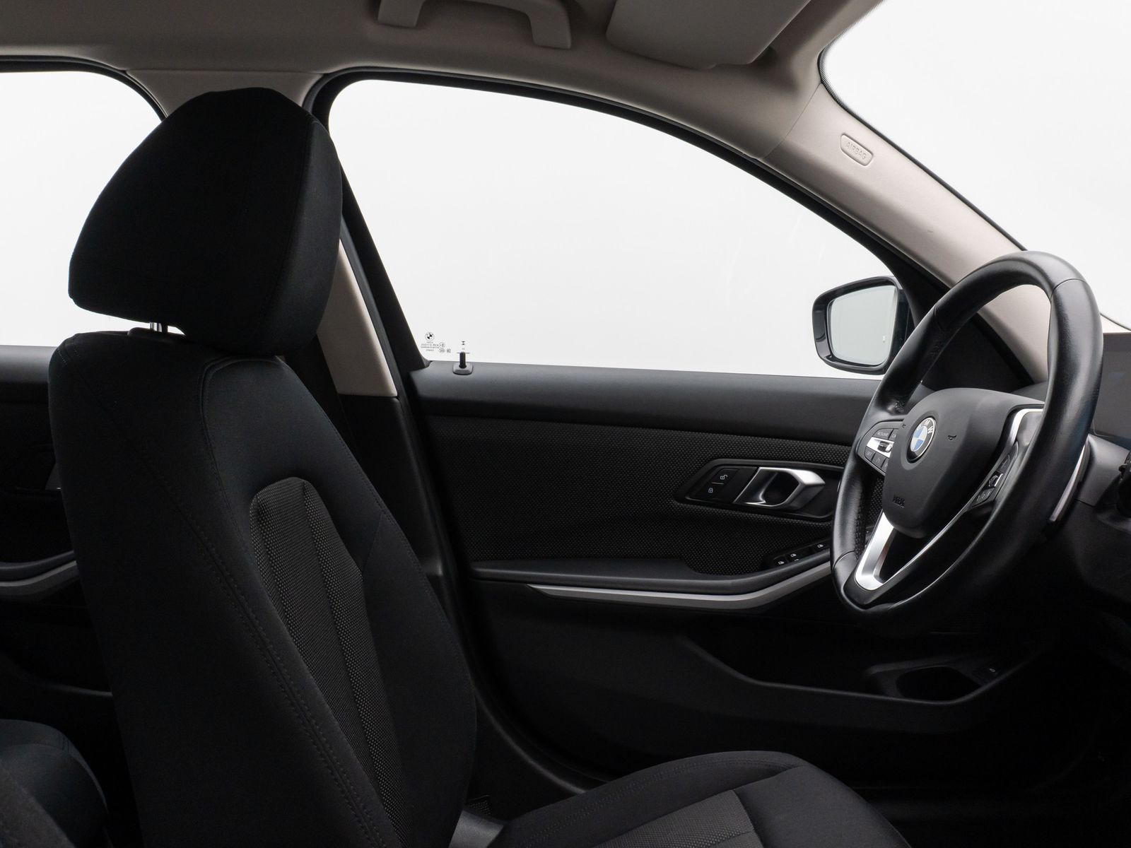 Fahrzeugabbildung BMW 318i DAB CockPit+ PDC Geschwindigkeitsreg LED