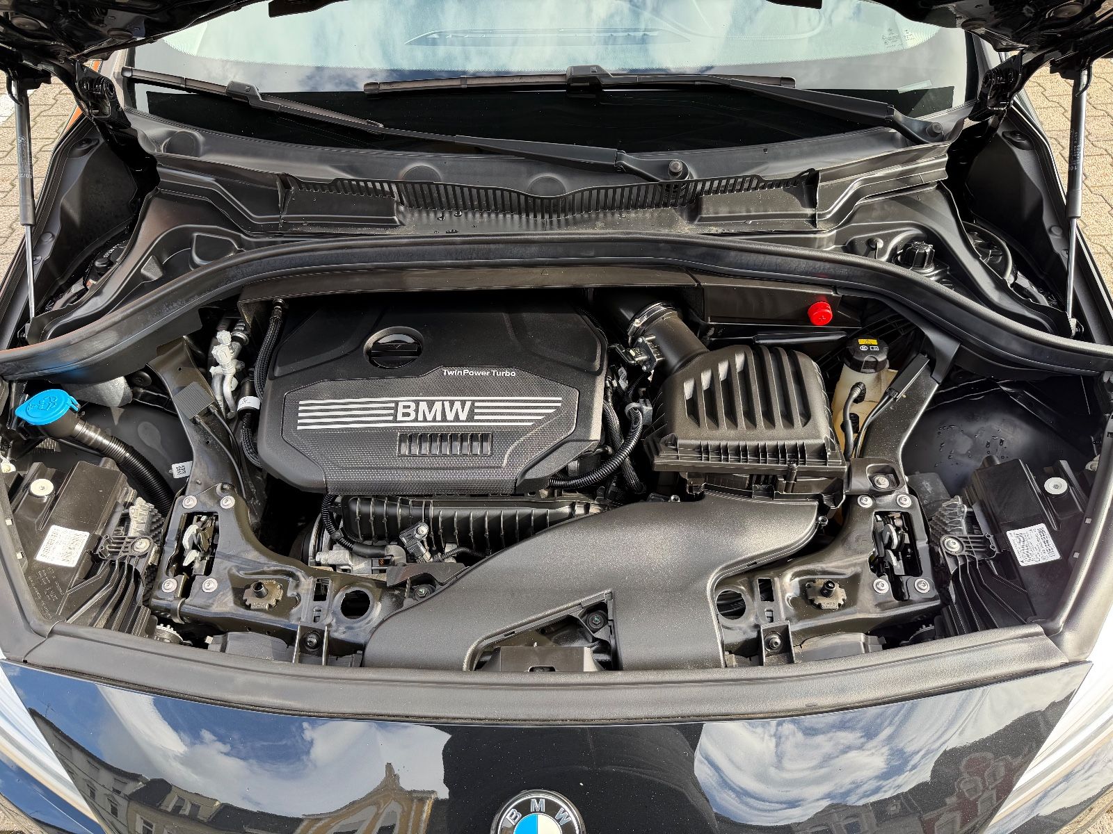 Fahrzeugabbildung BMW 218 Active Tourer NAVI LED AHK TEMPOMAT