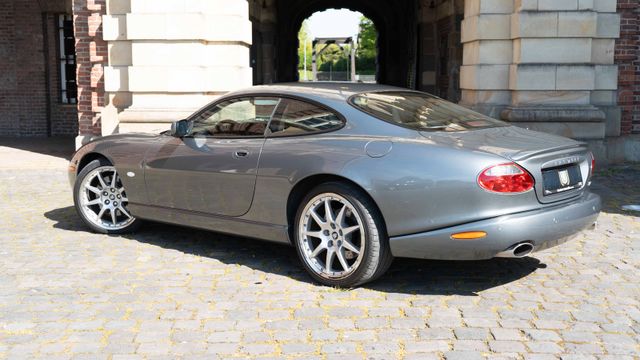 Fahrzeugabbildung Jaguar XKR Coupé/Deutsch/20" Montreal/Sammlerzustand