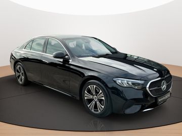 Mercedes E 200 - 5