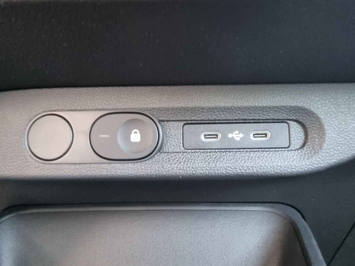 Fahrzeugabbildung Renault Twingo E-TECH elektrisch Evolution 80 Urban Rang