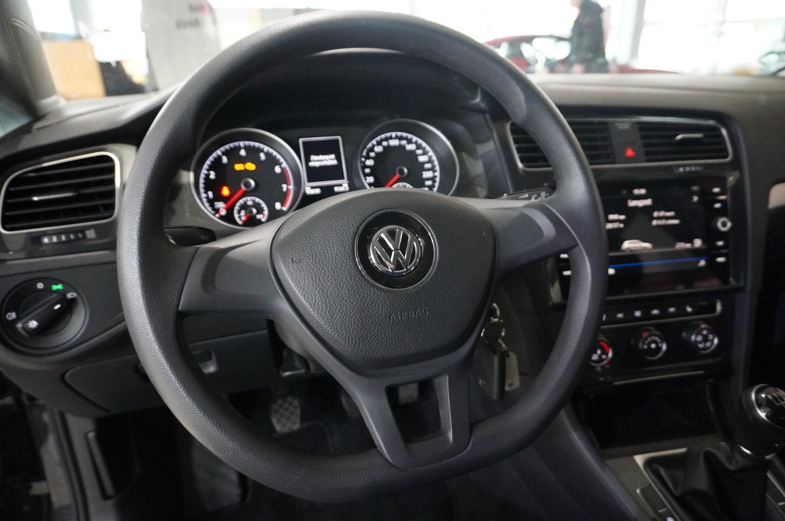 Fahrzeugabbildung Volkswagen Golf VII Lim. 1.0 TSI TRENDLINE NAVI/SHZ/PDC