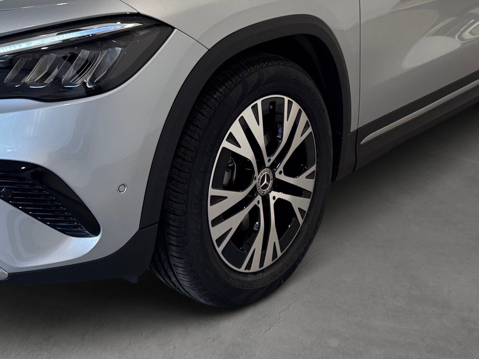 Fahrzeugabbildung Mercedes-Benz GLA 200*AHK*Totwinkel*Kamera*LED*Winterpaket