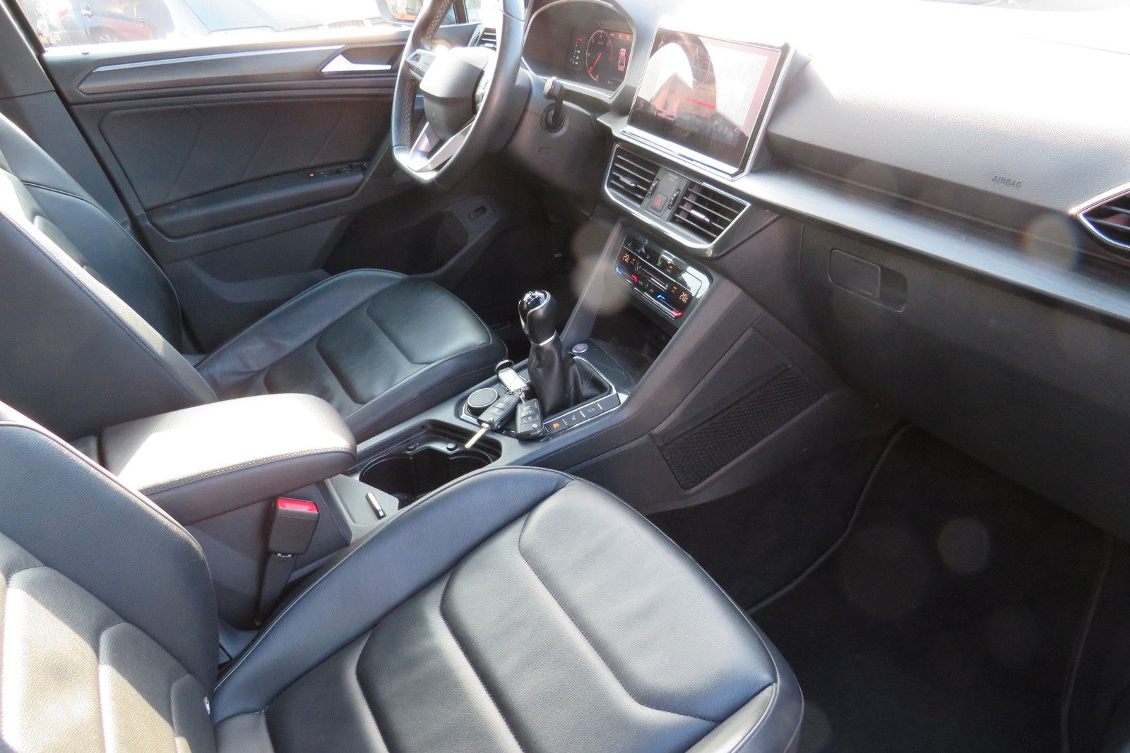 Fahrzeugabbildung SEAT Tarraco Xcellence PANO 7S ACC NAVI LEDER  LED