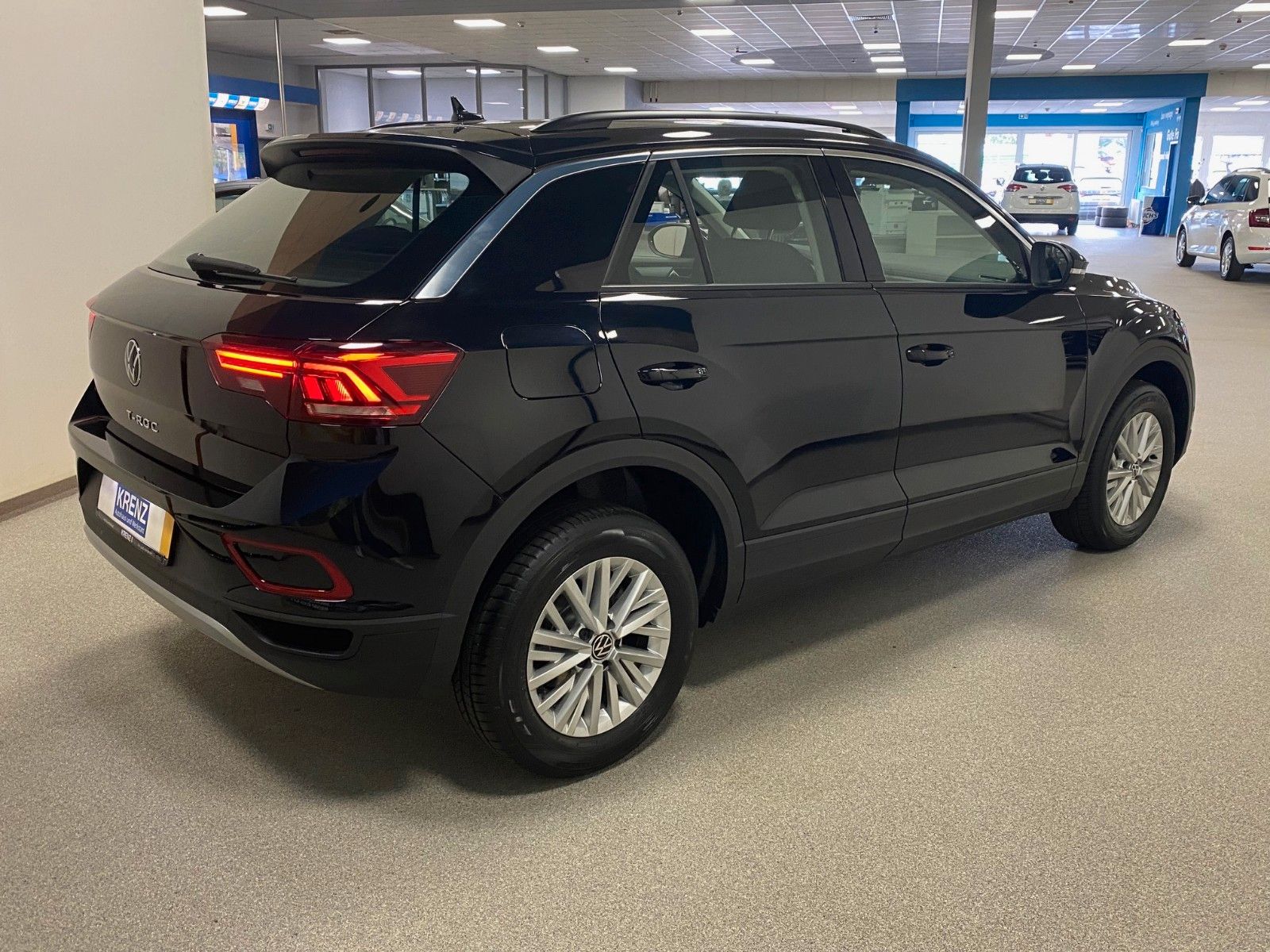Fahrzeugabbildung Volkswagen T-Roc 1.0 TSI "LIFE"+KAMERA+ACC+PDC+16"ALU++APP+