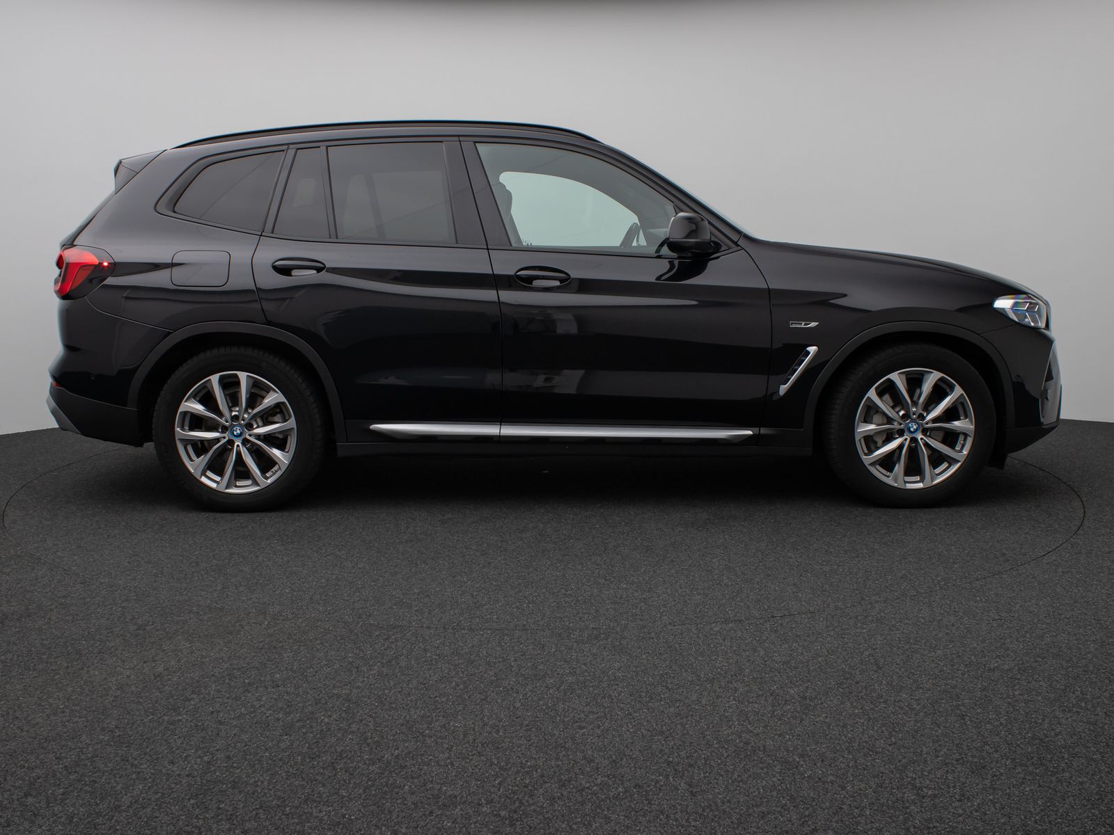 Fahrzeugabbildung BMW X3 xD30e Laser HUD DAB HiFi AHK Komfort 19Zoll