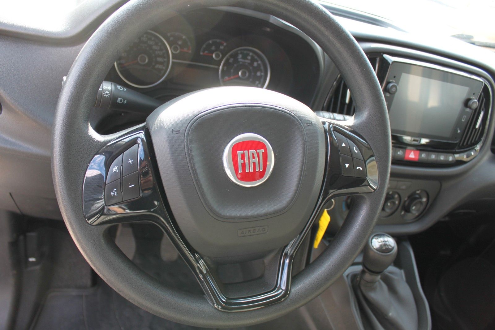 Fahrzeugabbildung Fiat Doblò SX Kombi LKW Zulassung