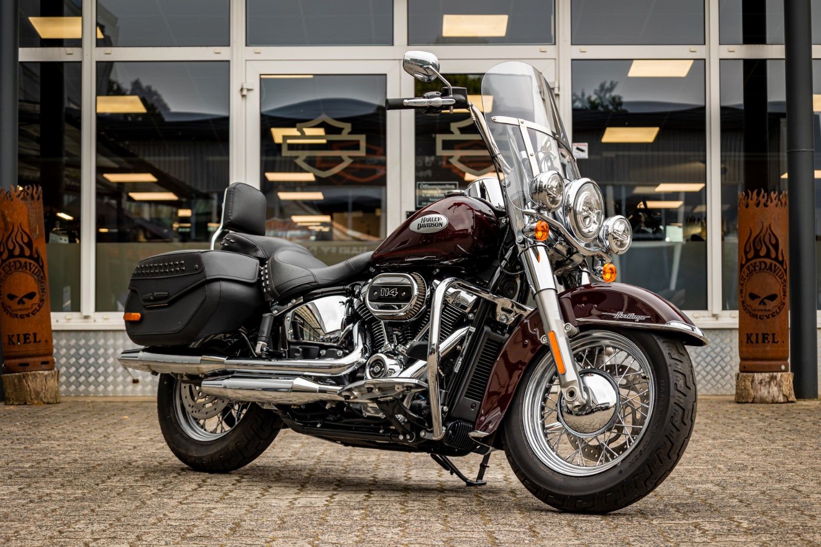 Fahrzeugabbildung Harley-Davidson Softail Heritage FLHCS 114 CUI -NEUWERTIG -