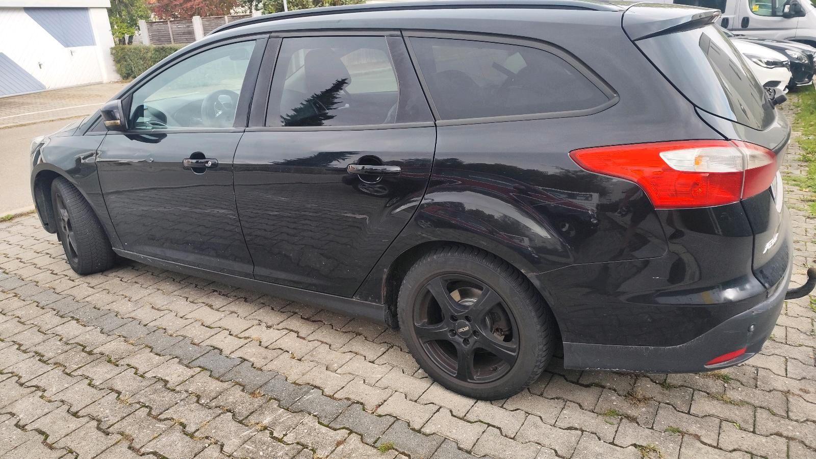 Ford Focus 2011 — photo 9