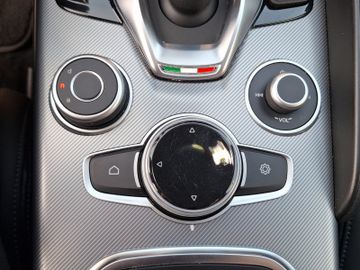 Alfa Romeo Giulia Veloce Q4 2.0 Turbo 16V Kam.+KeyLess+SHZ