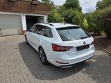 Skoda Superb 1.8 TSI DSG SportLine Combi SportLine - Skoda Superb mit Benzin-Antrieb: Kombi, 1.8