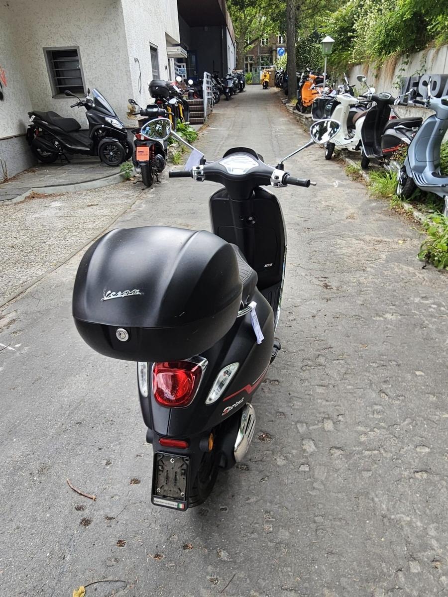 Vespa Primavera S 50 LED USB LM TOPCASE
