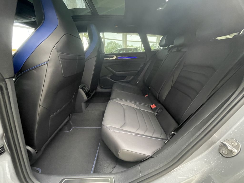 Fahrzeugabbildung Volkswagen Arteon Shooting Brake R V-max AHZV Harman Kardon