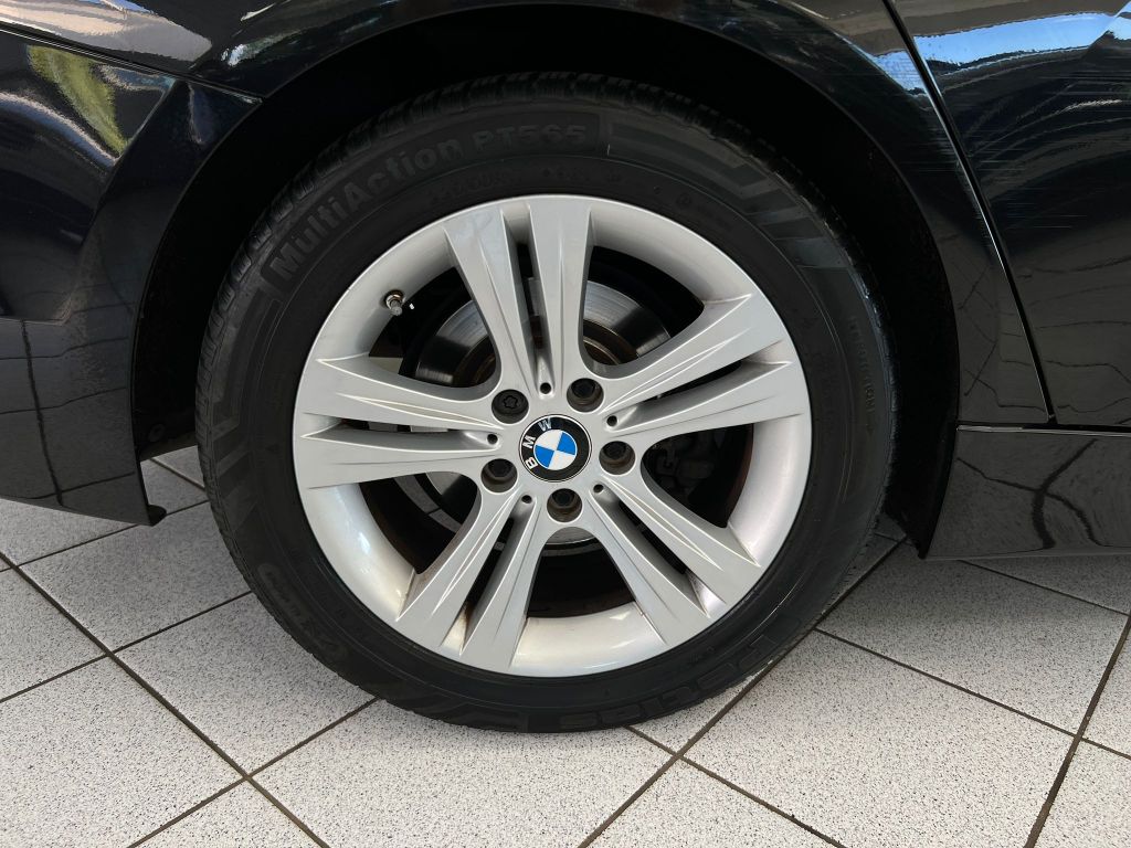 BMW 320 d Sport-Line Schiebedach*HUD*LED*NAVI*PDC*