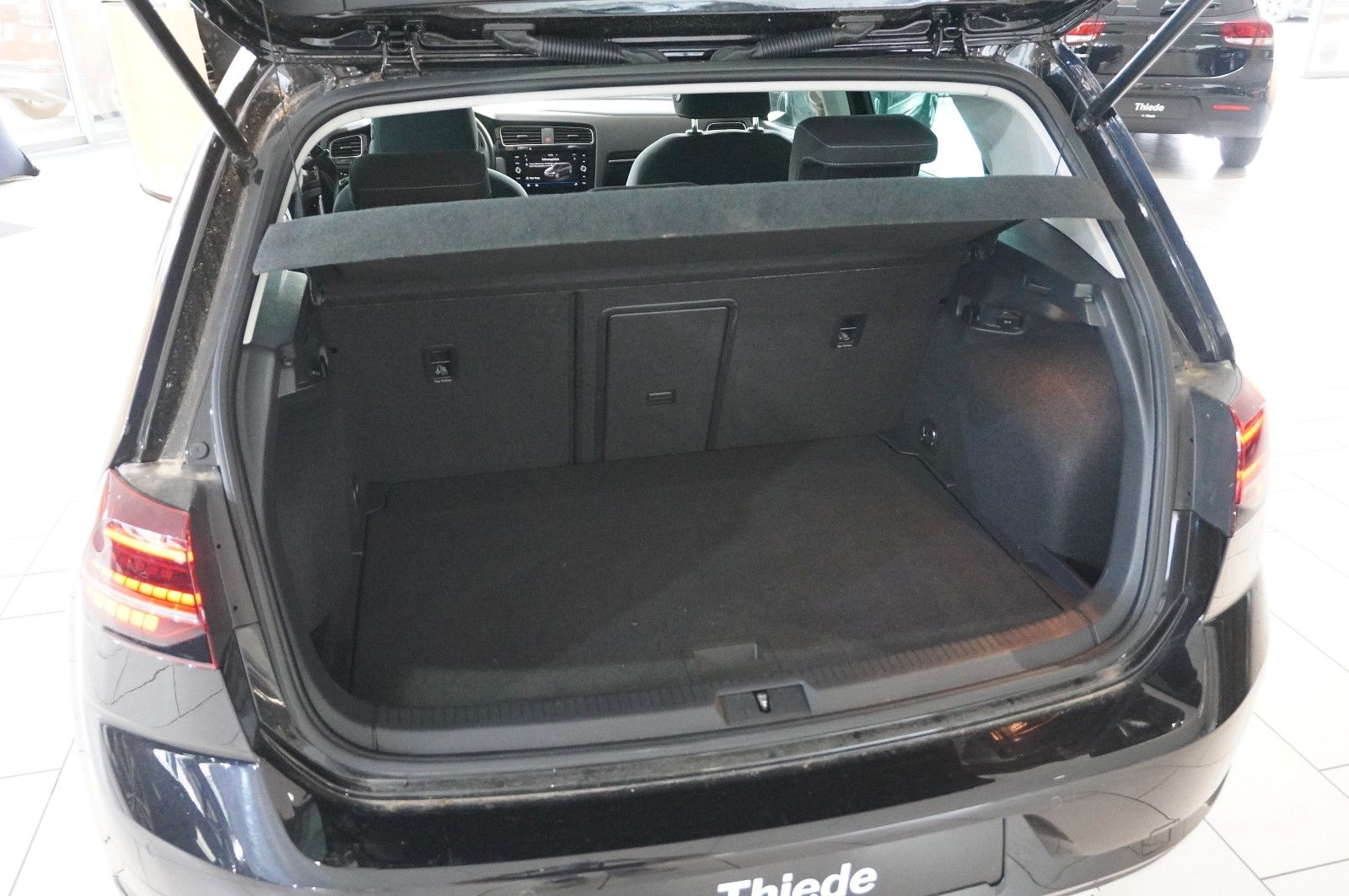 Fahrzeugabbildung Volkswagen Golf VII Lim. 1.5 TSI HIGHLINE DSG NAVI/LED/ACC