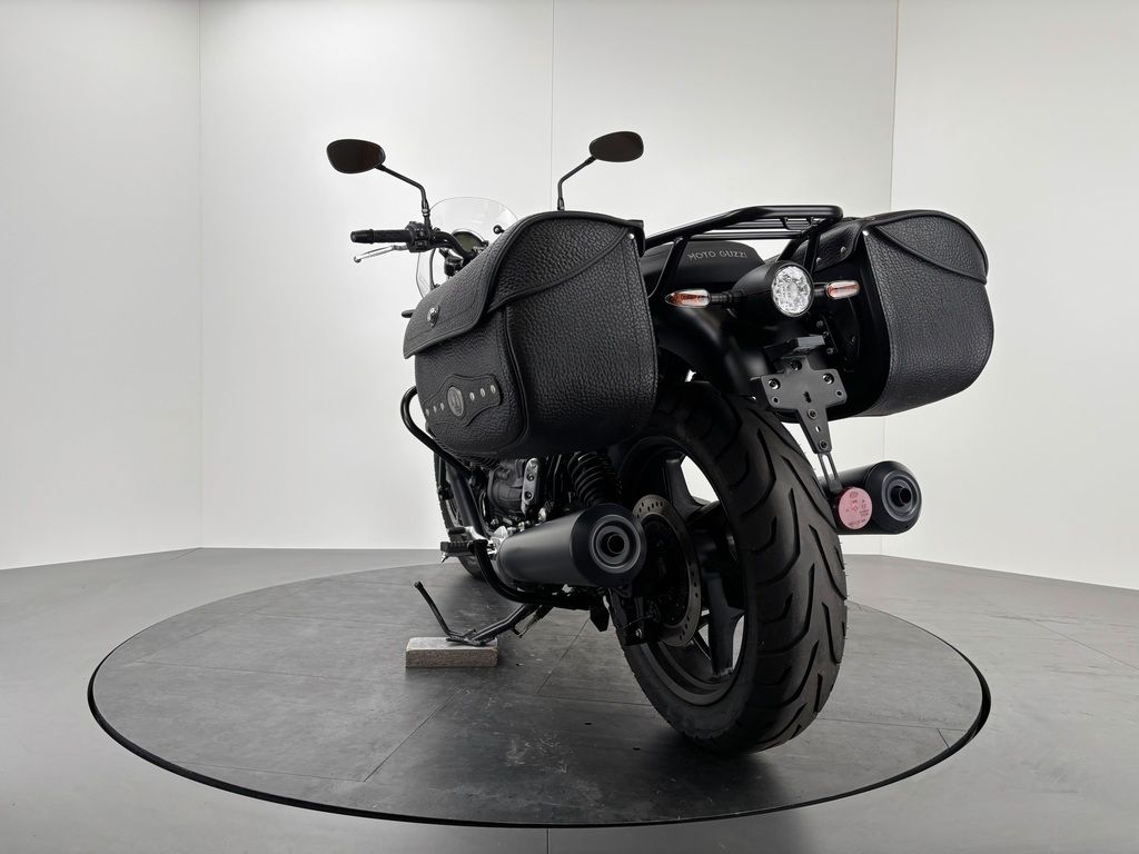 Fahrzeugabbildung Moto Guzzi V7 IV STONE *LEDERTASCHEN *NEUWERTIG