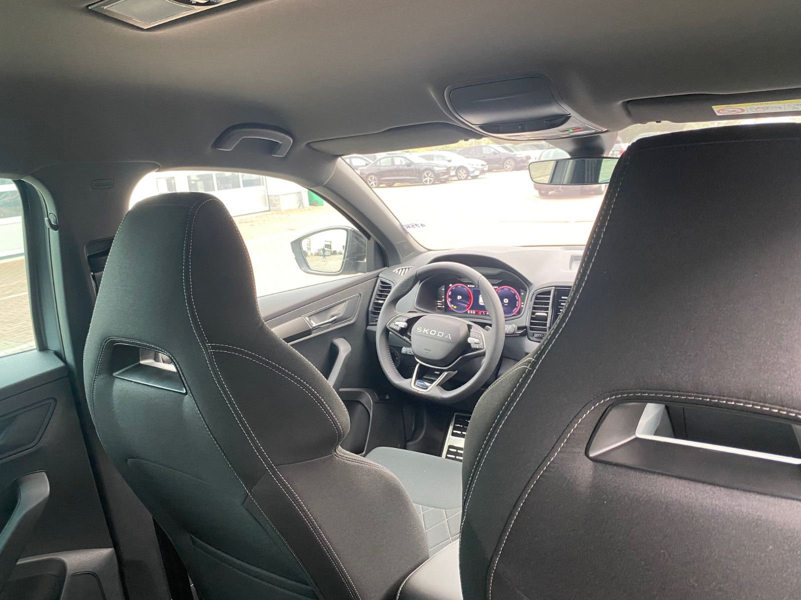 Fahrzeugabbildung SKODA Karoq 2.0l TDI DSG Sportline