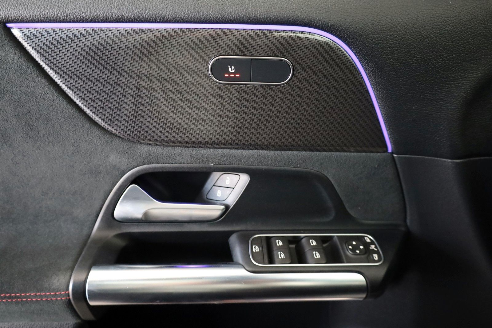 Fahrzeugabbildung Mercedes-Benz GLA 200 d, AMG line, Navi,LED,Kamera,Panorama
