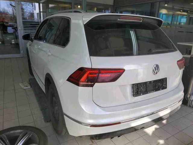 Tiguan 1.5 TSI R-LINE LED+PANO+AHK+NAVI+SITZHZG+