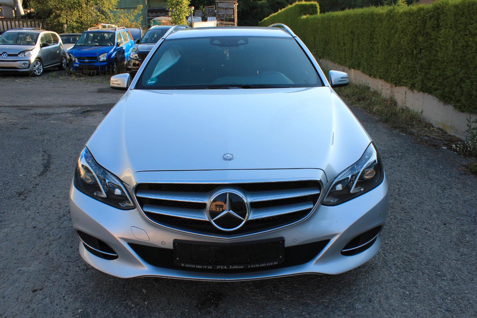 Mercedes-Benz E220 2014 — rear view