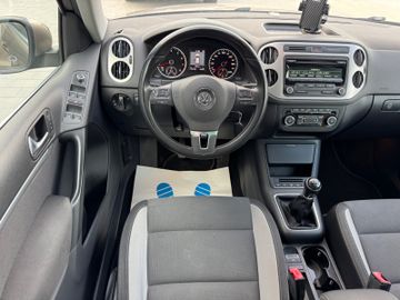 Volkswagen Tiguan - 11