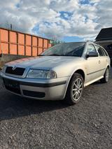 Skoda Zu verkaufen: Skoda Octavia 1.6 Benzin, Ba... - Skoda Octavia aus 2004: Kombi