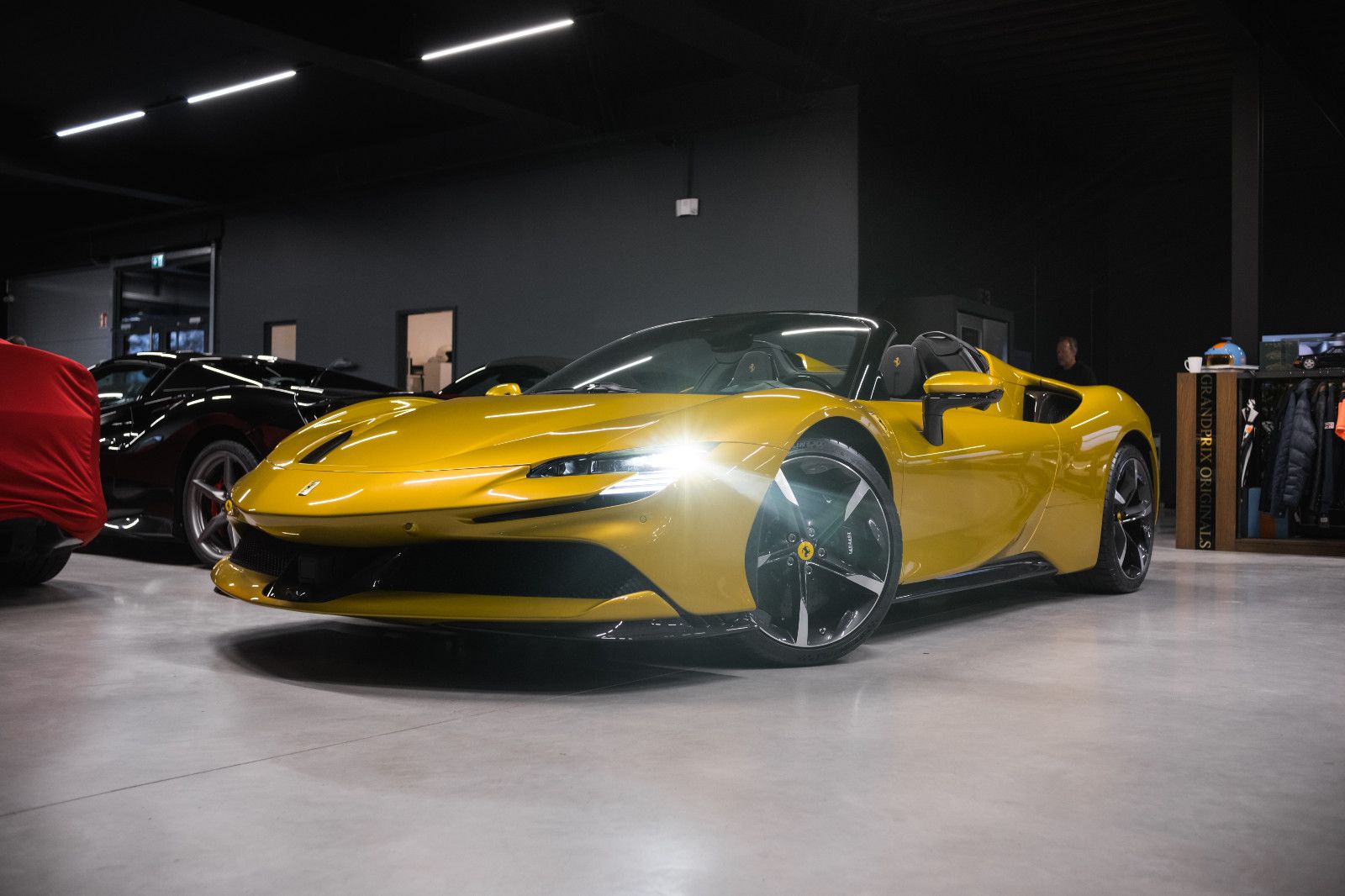 Fahrzeugabbildung Ferrari SF90 Spider-Giallo Montecarlo-Carbon