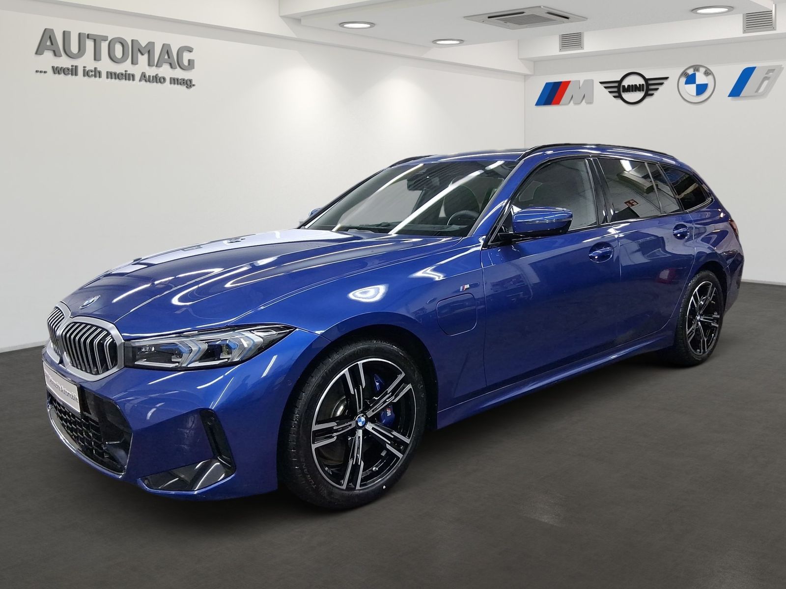 BMW 330e Touring M-Sport*DrivAss*ParkAssPlus*AHK