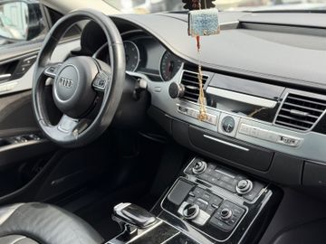 Audi A8 - 10