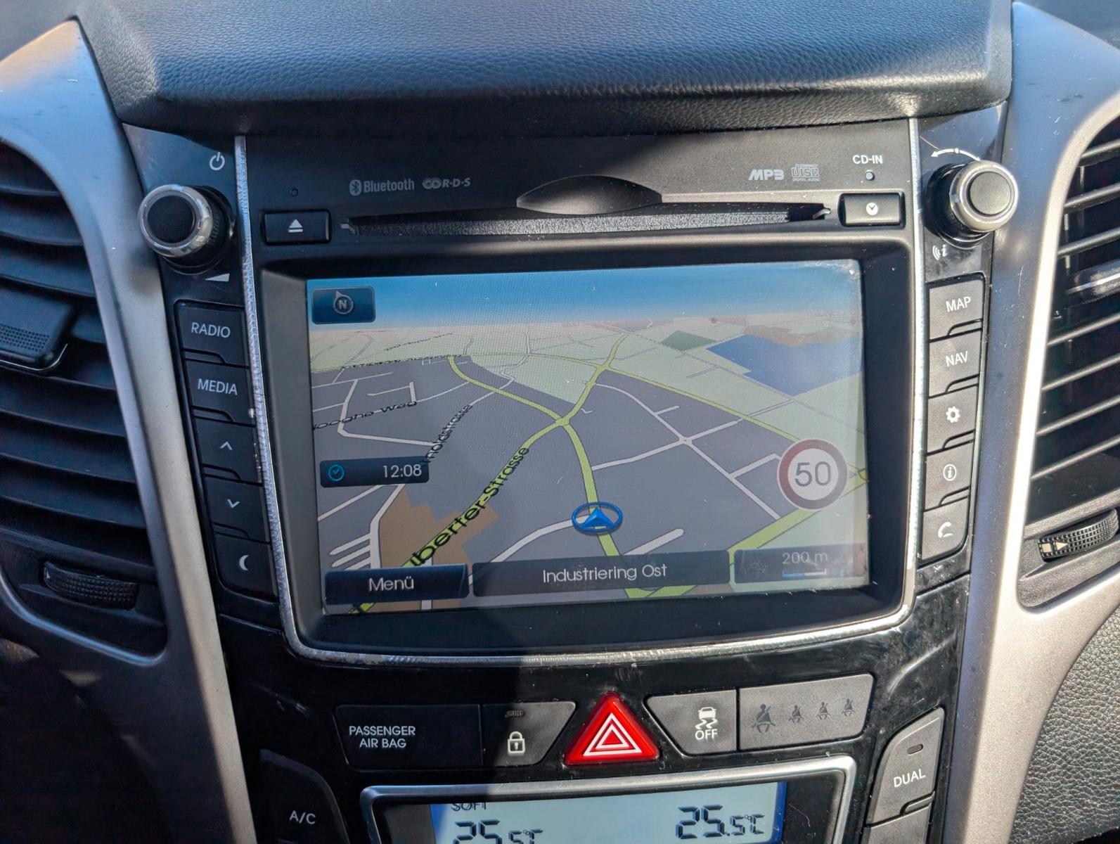 Hyundai i30 2014 — photo 30