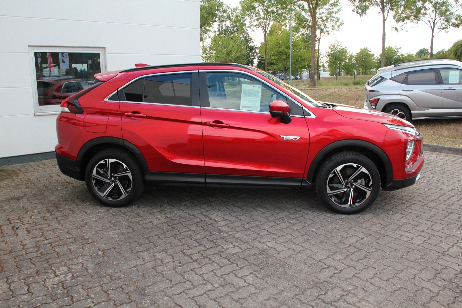 Fahrzeugabbildung Mitsubishi Eclipse Cross Plus Hybrid 4WD