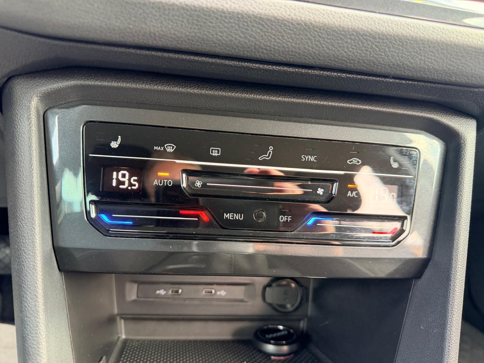 Volkswagen Tiguan 1.5 TSI  NAV LED ACC AppConnect Garantie foto 18