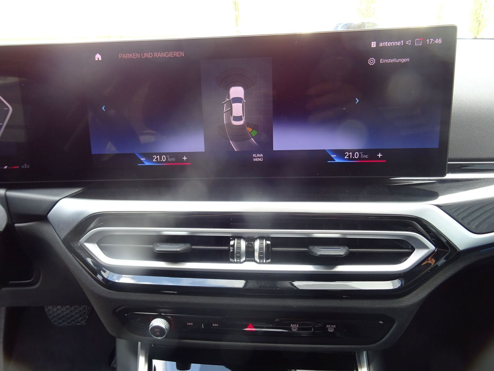 BMW 320i Lim. Facelift Widescreen LM Ambientes-Li foto 11