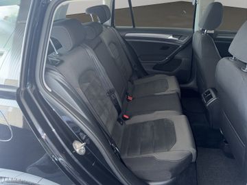 Volkswagen Golf - 12