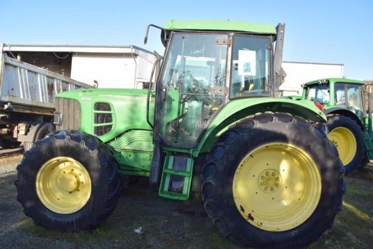 John Deere 6130