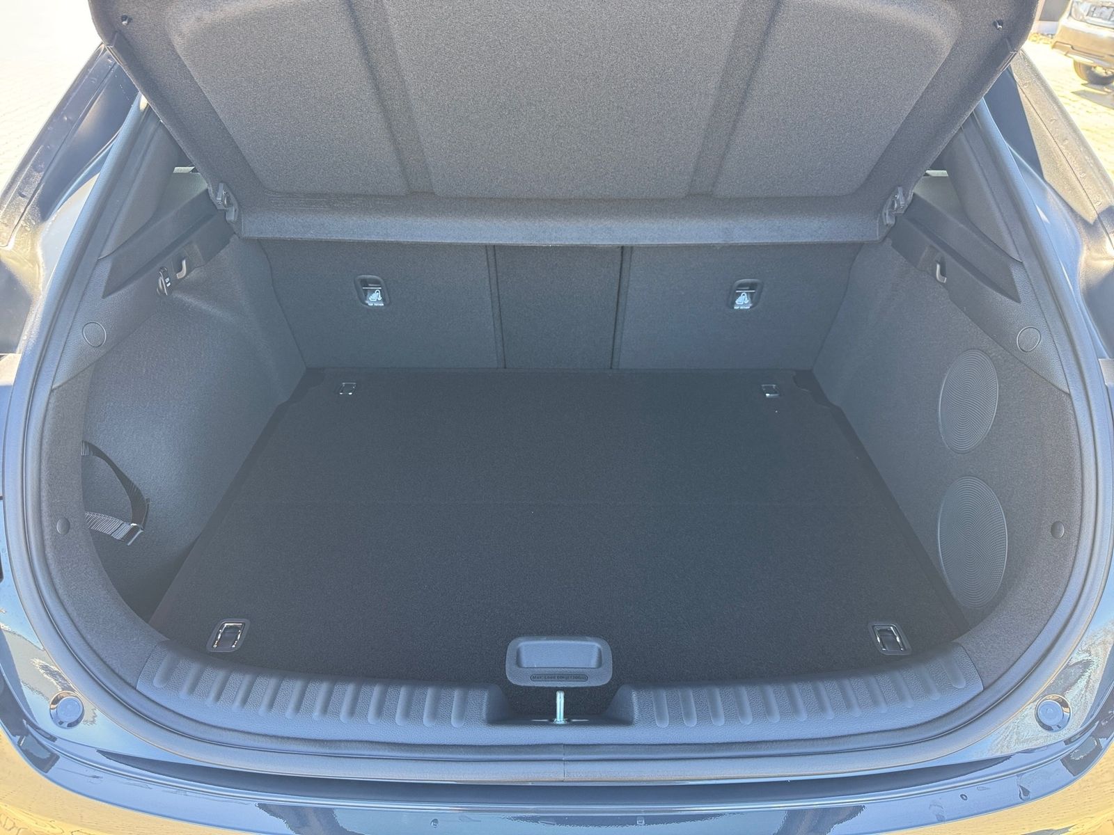 Fahrzeugabbildung Kia XCEED 1.5T 140 DCT7 PLATINUM GLAS