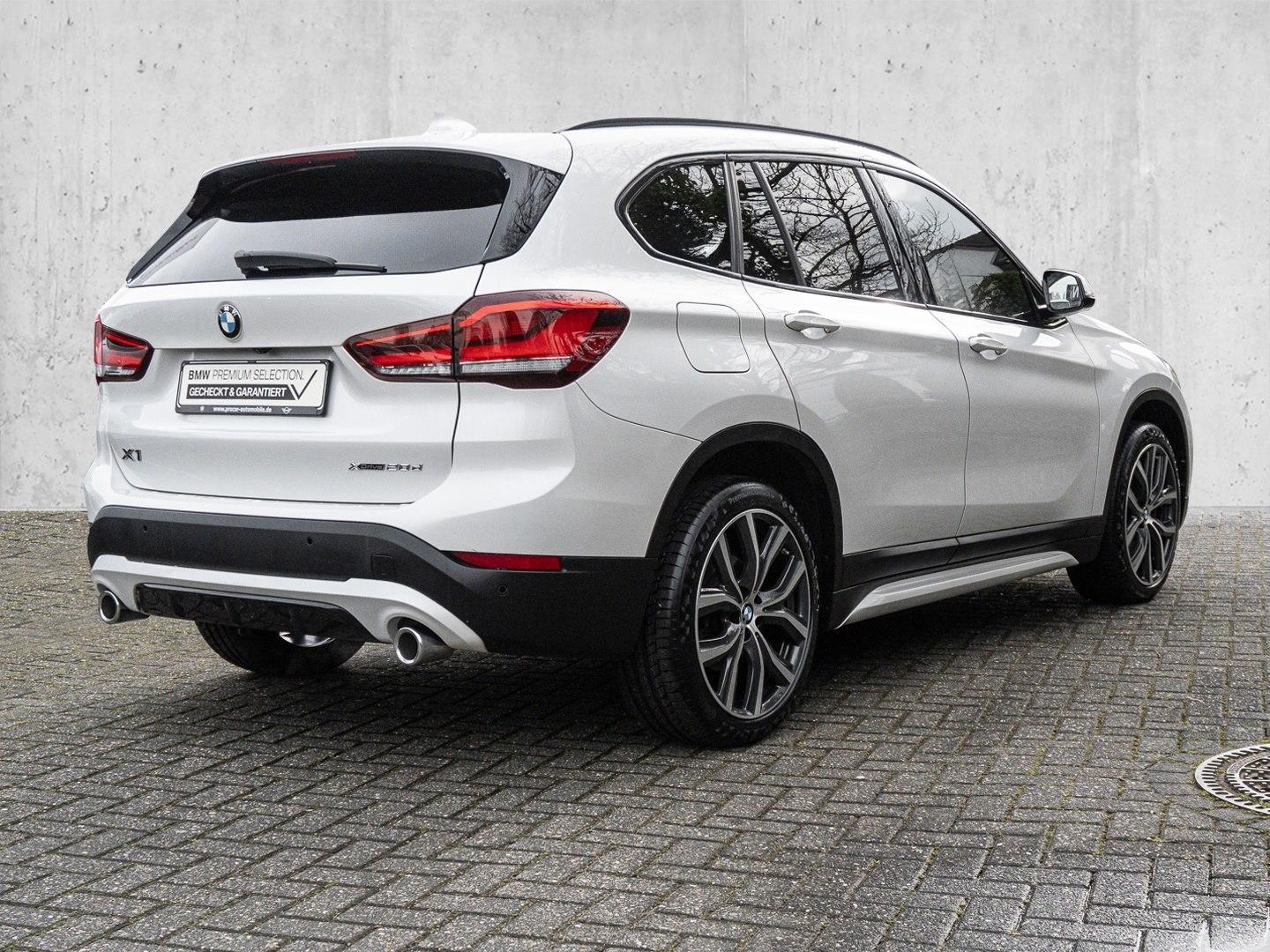 BMW X1 xDrive20d Sport Line, Rückfahrkamera, Lenkrad