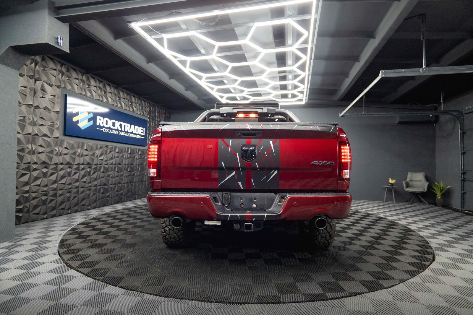 Fahrzeugabbildung Dodge RAM 5.7 V8 HEMI 4x4 OFFROAD Night-Paket *LED*AHK
