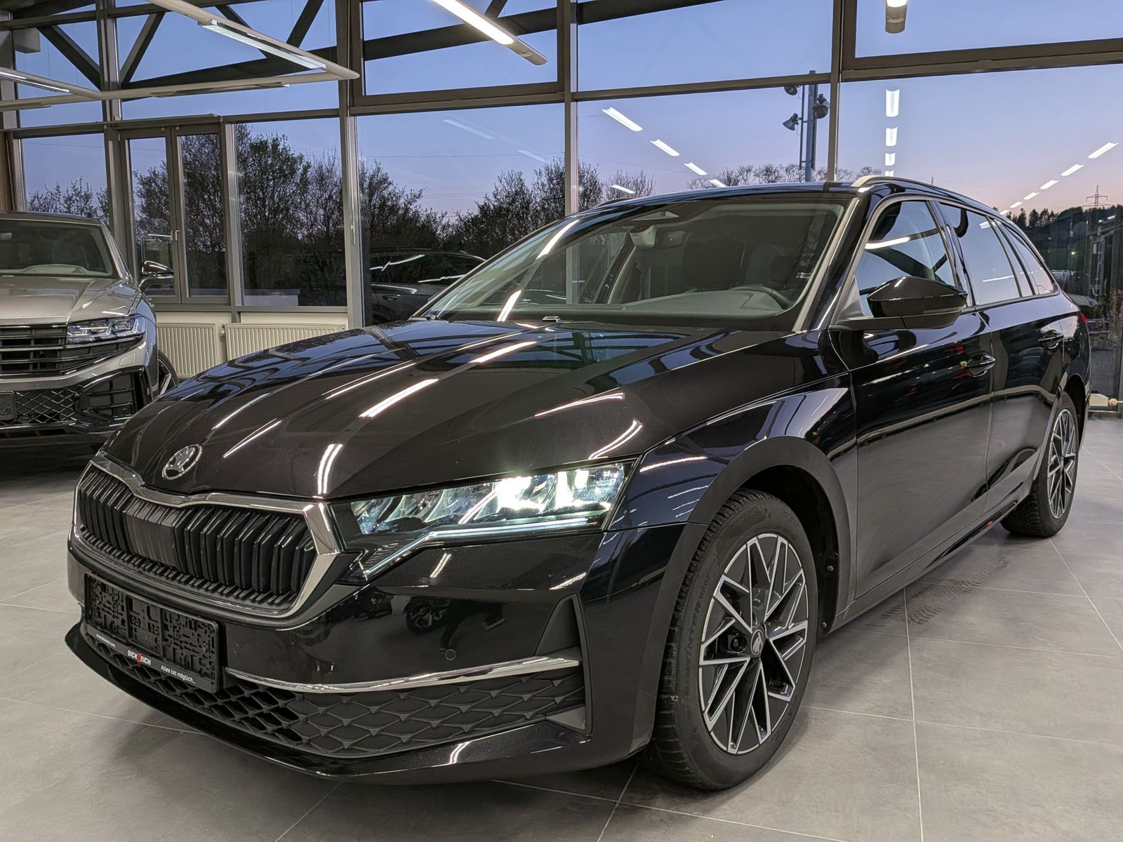 Fahrzeugabbildung SKODA Octavia 1.5 TSI mHEV DSG ACC Style-Paket AHK 17"