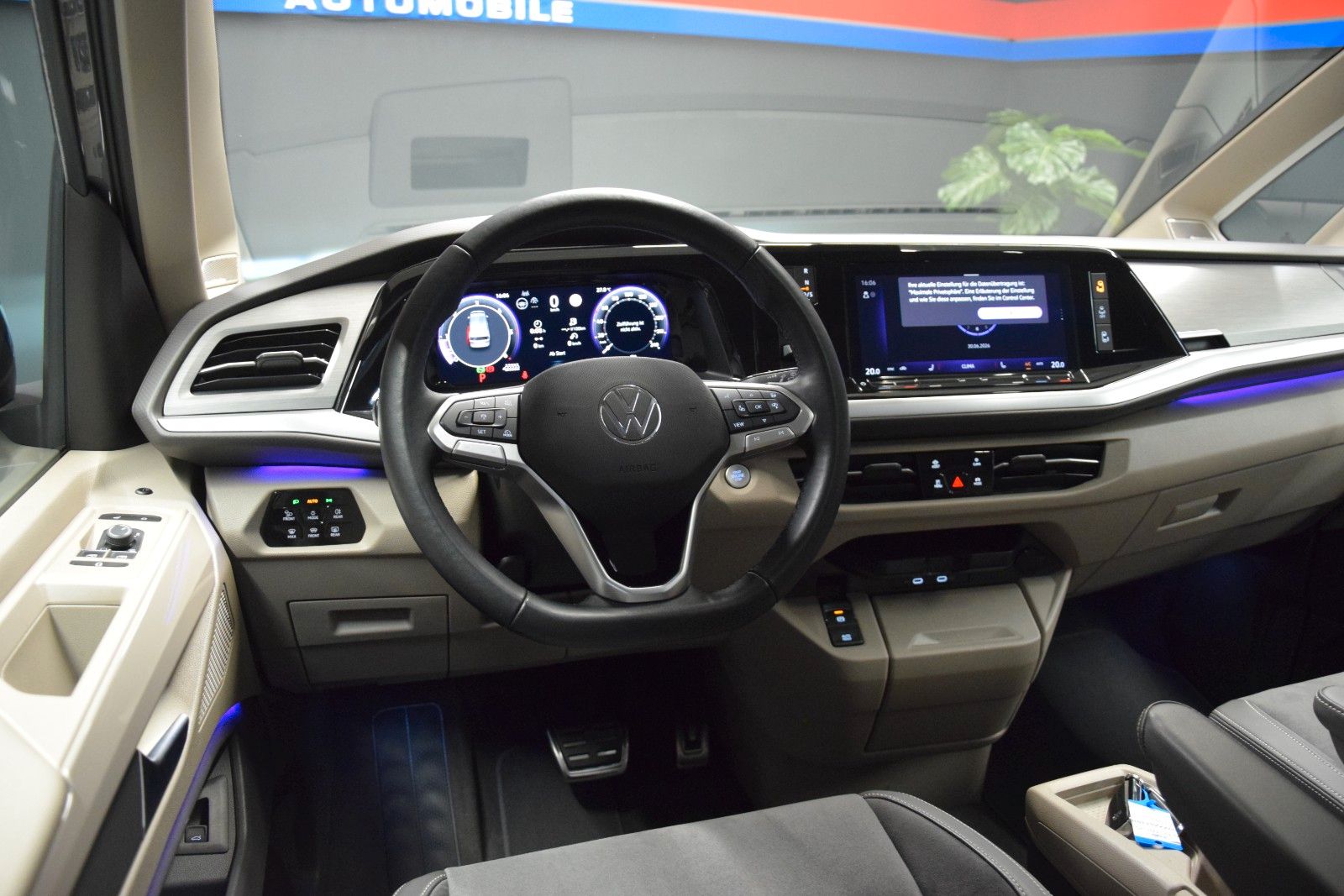 Fahrzeugabbildung Volkswagen Style lang Pano. ACC Kamera AHK DCC vis-a-vis
