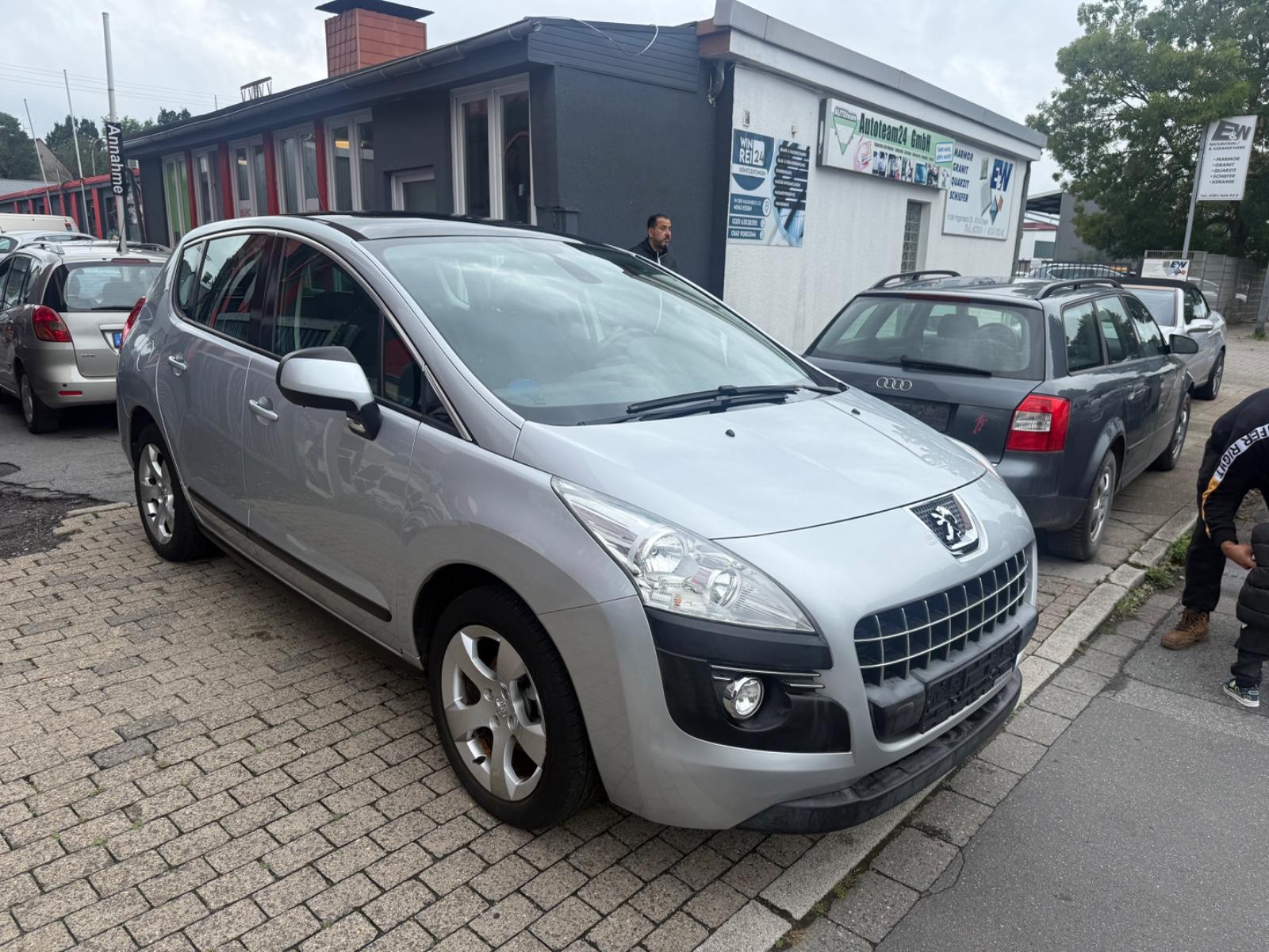Peugeot 3008 Premium 120 VTi PANORAMA*TÜV NEU