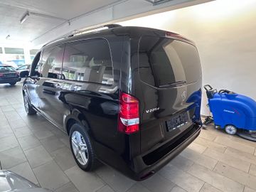 Mercedes V 220 - 4