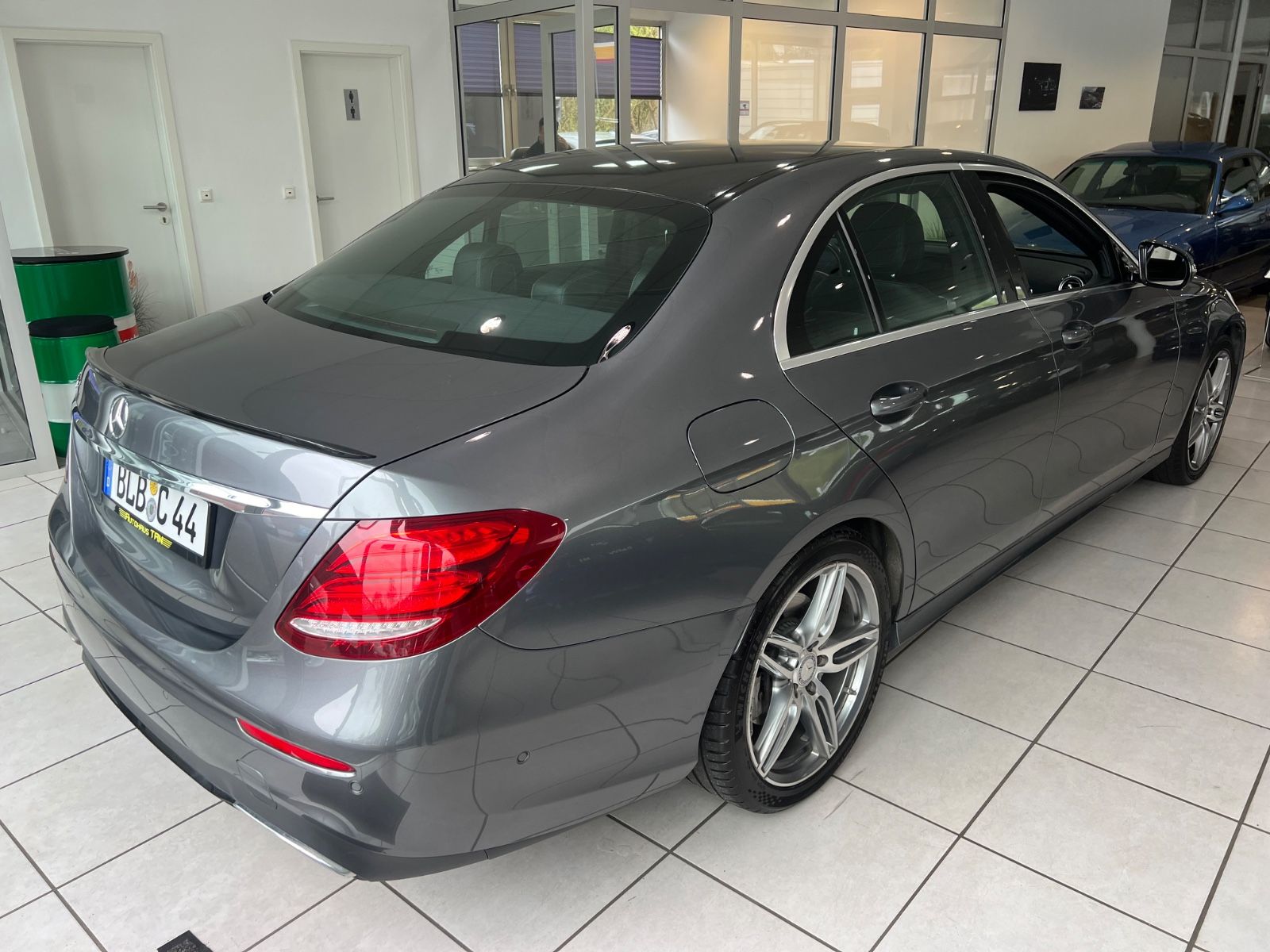 Fahrzeugabbildung Mercedes-Benz E 350 AMG LINE * Widescreen * Ahk *