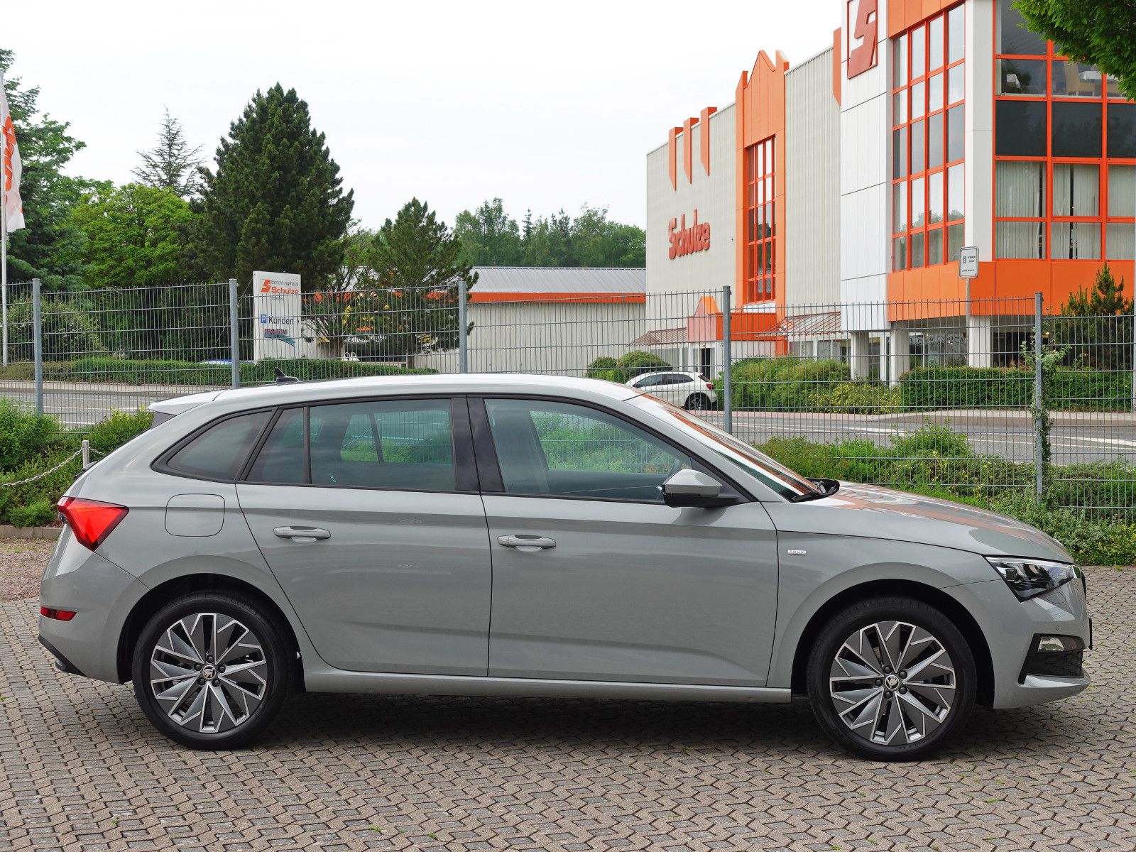 Fahrzeugabbildung SKODA Scala 1.5 TSI DSG TOUR SmartLink RFK AHK