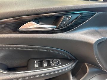 Opel Insignia*LKHZ*2-ZONEN*CARPLAY*TEMPO*PDC*LED