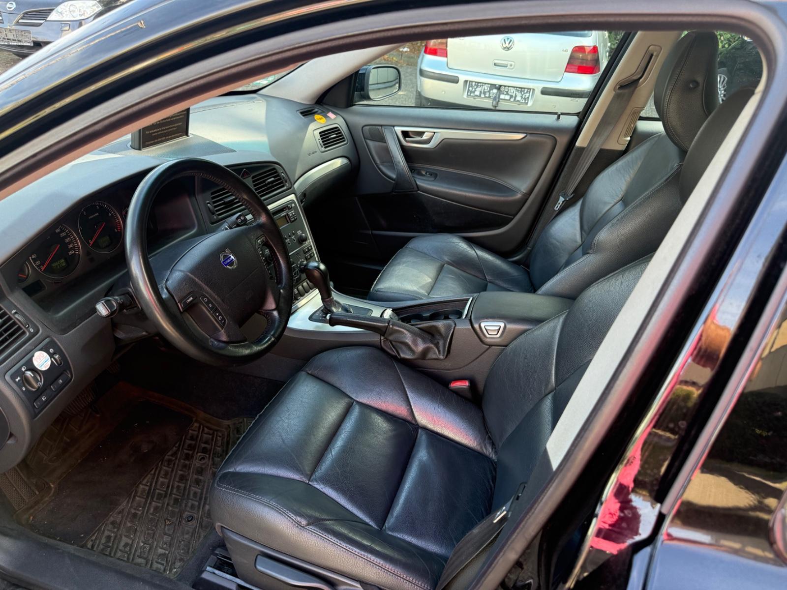 Volvo V70 2004 — photo 9