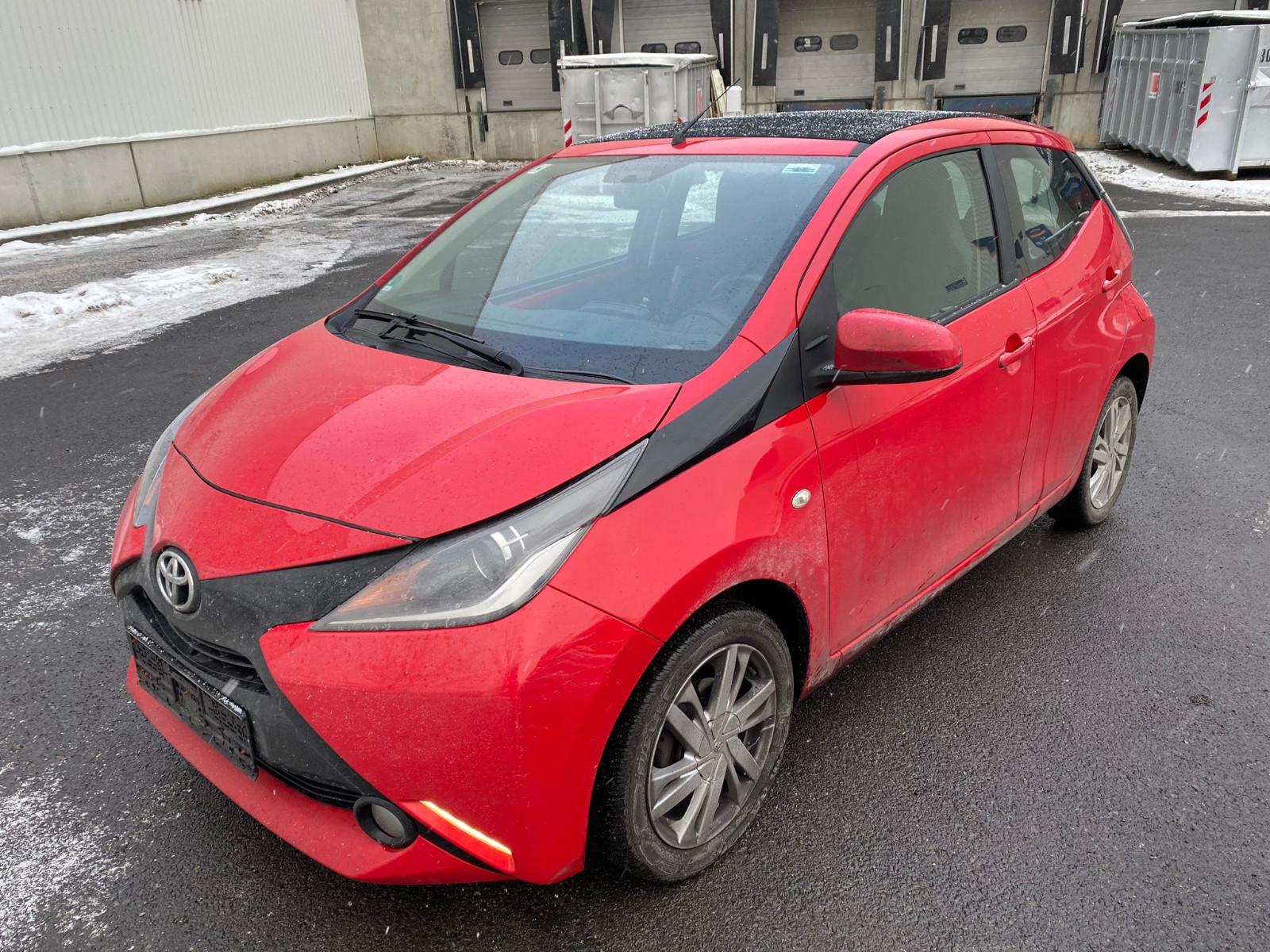 Toyota Aygo (X) 1,0-l-VVT-i x-wave Klima Faltdach