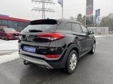 Hyundai Tucson 1.6 4WD AT Advantage   LED Kamera NAVI - Hyundai TUCSON: Automatik